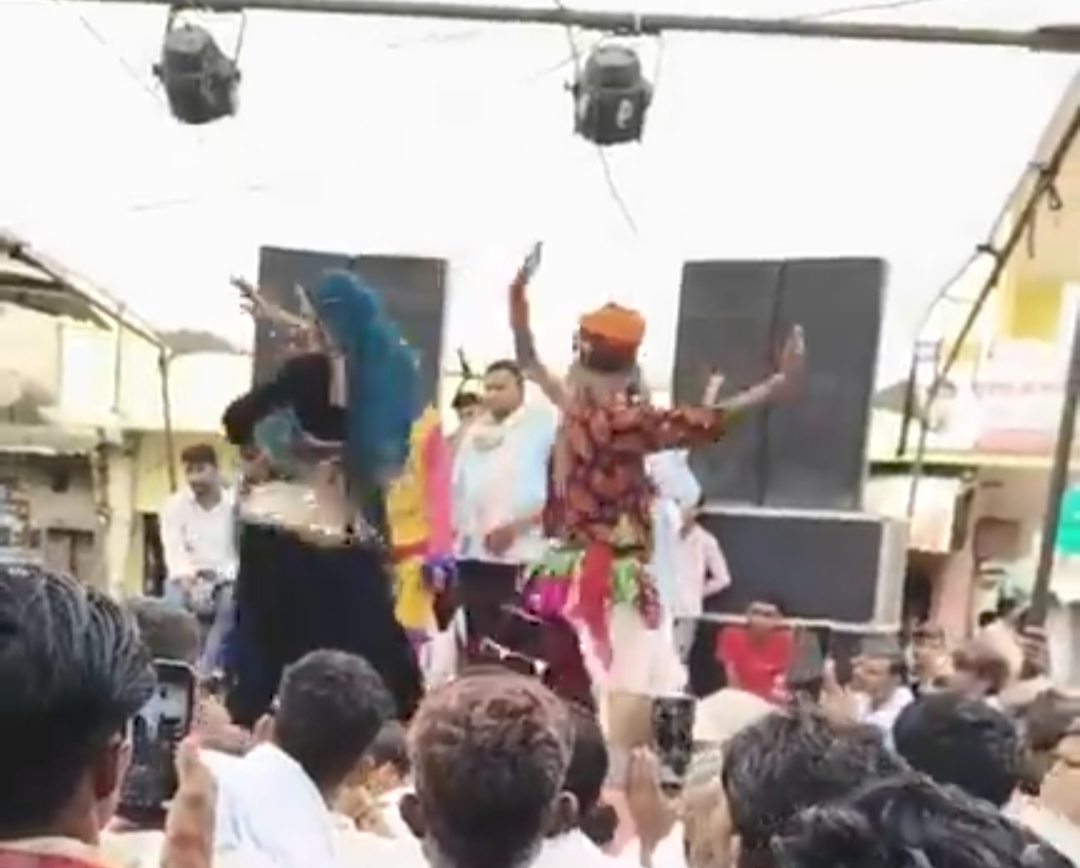 रामगढ़ पचवारा झूला महोत्सव का भव्य समापन, पचवारा बनाम राजोटी ढांचा टक्कर रहा आकर्षण का केंद्र